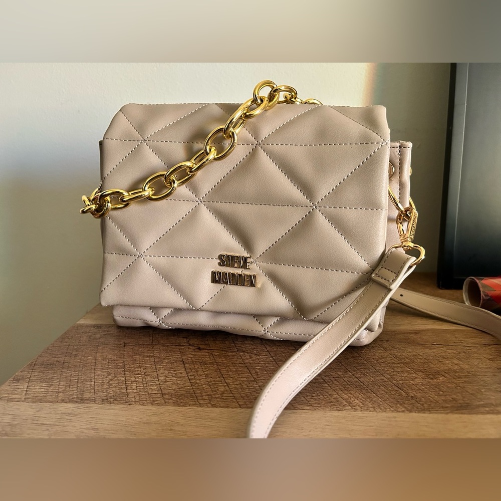 Steve Madden Beige/Gold purse